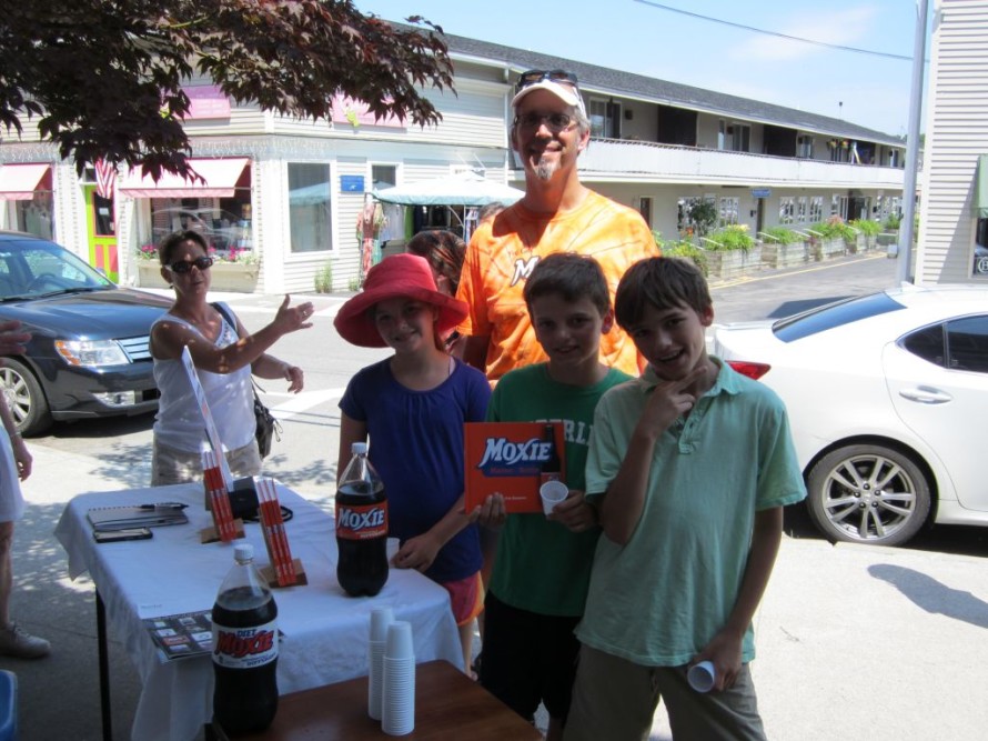 Young Moxie fans