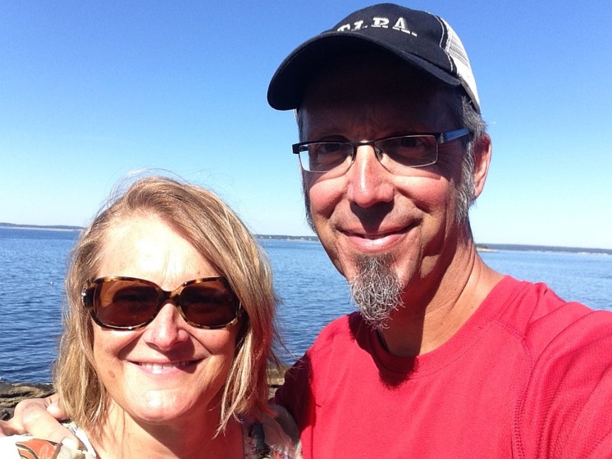 Miss Mary and the JBE, making like tourists.